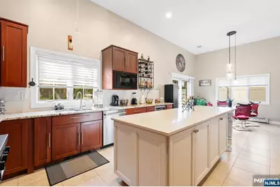 88B Myrtle Avenue, Edgewater, NJ 07020 - Photo 14