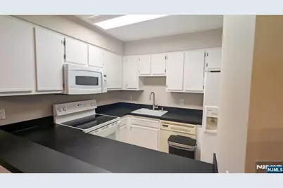 19 Plauderville Avenue 208 #208, Garfield, NJ 07026 - Photo 6