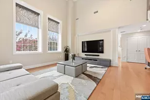 1201 Rio Vista Dr, Mahwah, NJ 07430 - Photo 4