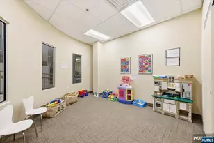 1201 Rio Vista Dr, Mahwah, NJ 07430 - Photo 28