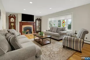27 Howland Cir, Caldwell, NJ 07006 - Photo 4