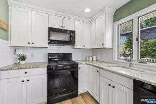 488 Dorchester Rd, Ridgewood, NJ 07450 - Photo 8