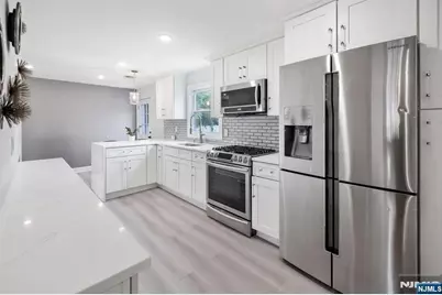 65 Clinton Park Drive, Bergenfield, NJ 07621 - Photo 10