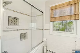 25 Dundee Ct, Mahwah, NJ 07430 - Photo 26