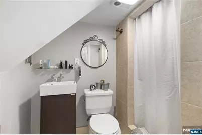61 Highland Avenue, Bergenfield, NJ 07621 - Photo 20