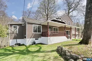 10 Hillside Rd, Ringwood, NJ 07456 - Photo 2