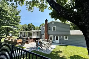8 Byron Ct, Allendale, NJ 07401 - Photo 2