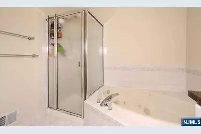 469 Hartford Drive 4070 #4070, Nutley, NJ 07110 - Photo 12