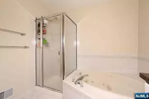 469 Hartford Dr 4070, Nutley, NJ 07110 - Photo 12