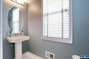 469 Hartford Dr 4070, Nutley, NJ 07110 - Photo 8