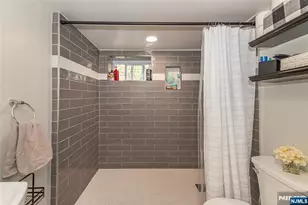 22 Elmwood Rd, Verona, NJ 07044 - Photo 38