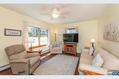116 Myrtle Avenue, Cedar Grove, NJ 07009 - Photo 10