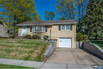 60 Sutton Avenue, Totowa, NJ 07512 - Photo 2