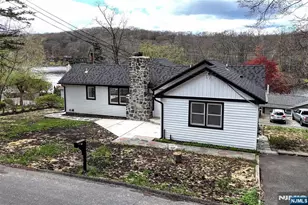 56 E Lake Shore Rd, Hardyston Township, NJ 07460 - Photo 32