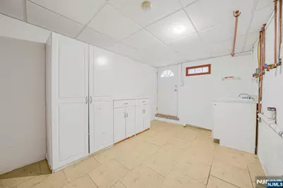 172 Chestnut Street, Newark, NJ 07105 - Photo 22