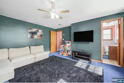 172 Chestnut Street, Newark, NJ 07105 - Photo 16
