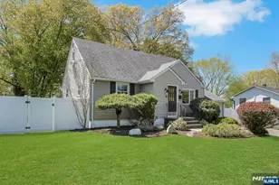 33 Clayton St, Hillsdale, NJ 07642 - Photo 2