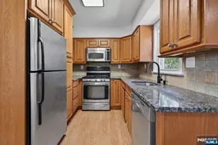 33 Westminster Pl, Garfield, NJ 07026 - Photo 8