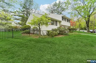 26 Burns Pl, Cresskill, NJ 07626 - Photo 30