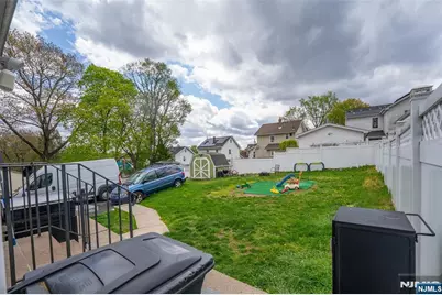 100 Washington Place, Teaneck Township, NJ 07666 - Photo 14