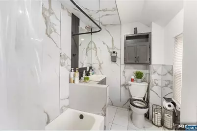 100 Washington Place, Teaneck Township, NJ 07666 - Photo 18