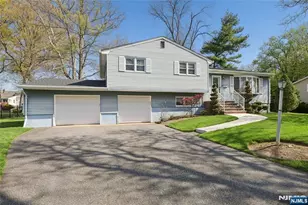 35 Robin Rd, Wayne, NJ 07470 - Photo 2