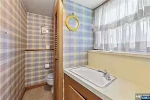 35 Robin Rd, Wayne, NJ 07470 - Photo 28
