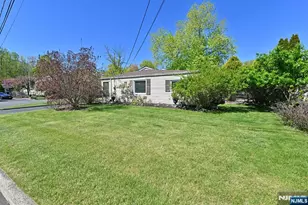 14 Emwood Dr, Emerson, NJ 07630 - Photo 18