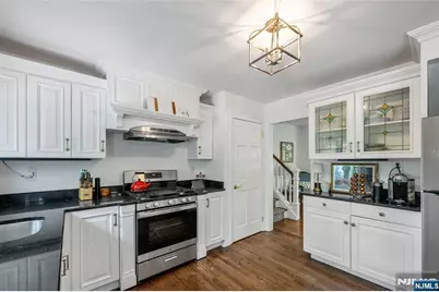 280 Eldon Court, Ridgewood, NJ 07450 - Photo 8