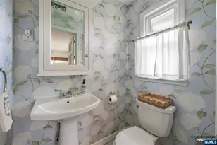 280 Eldon Ct, Ridgewood, NJ 07450 - Photo 12