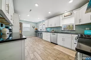 16 Lee Rd, Livingston, NJ 07039 - Photo 4