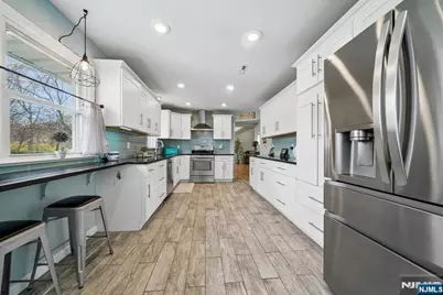 16 Lee Road, Livingston, NJ 07039 - Photo 6