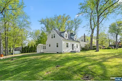 267 Hickory Avenue, Tenafly, NJ 07670 - Photo 2