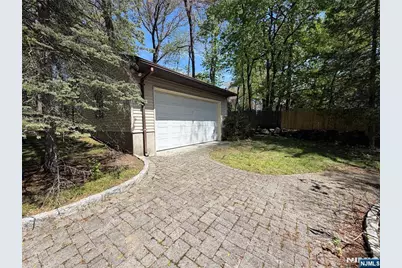 260 Glen Avenue, Midland Park, NJ 07432 - Photo 28