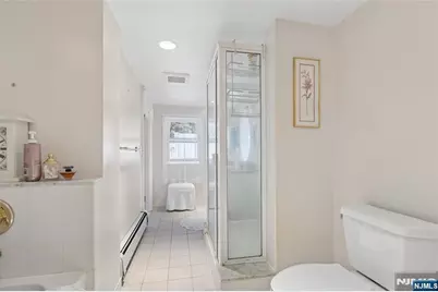 260 Glen Avenue, Midland Park, NJ 07432 - Photo 16