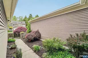 224 Westervelt Ln, Mahwah, NJ 07430 - Photo 2