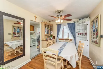 23 Sunnie, West Caldwell, NJ 07006 - Photo 8