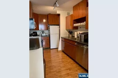 770 Anderson Avenue 10B #10B, Cliffside Park, NJ 07010 - Photo 2