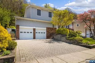 52 Molinari Dr, Wanaque, NJ 07465 - Photo 2