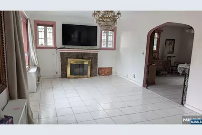 1067 Julia Street, Teaneck Township, NJ 07666 - Photo 2