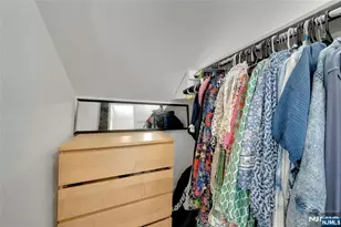 20 Florence Pl, Elmwood Park, NJ 07407 - Photo 18