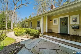 4 Conklin Ct, Allendale, NJ 07401 - Photo 2