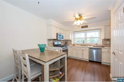 1092 Robin Road, Hillsborough Township, NJ 08844 - Photo 18