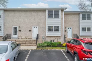 1092 Robin Rd, Hillsborough Township, NJ 08844 - Photo 2