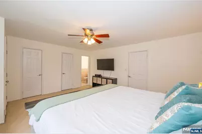 1092 Robin Road, Hillsborough Township, NJ 08844 - Photo 24