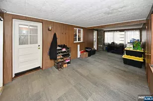 115 Center St, Pompton Lakes, NJ 07442 - Photo 10