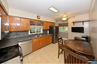 115 Center Street, Pompton Lakes, NJ 07442 - Photo 8