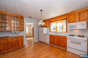 41 Center St, Midland Park, NJ 07432 - Photo 12