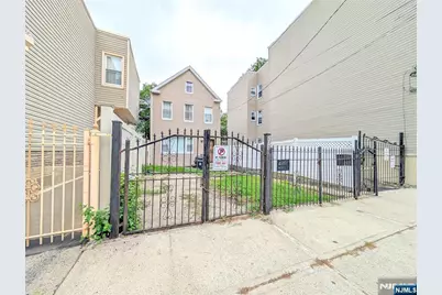 203 Lake Street, Newark, NJ 07104 - Photo 1
