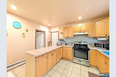 203 Lake Street, Newark, NJ 07104 - Photo 8